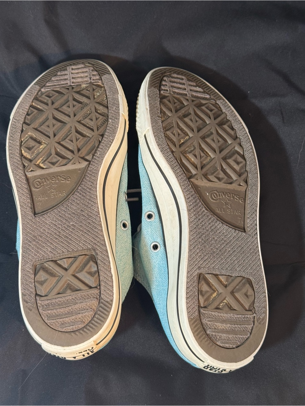 Unisex Converse Light Blue Canvas Low-Top Sneakers with White Accents - Picture 5 of 5